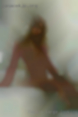 Female large looking nude girlfriend near Cumberland MD.