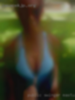 Public swinger masturbation pion.